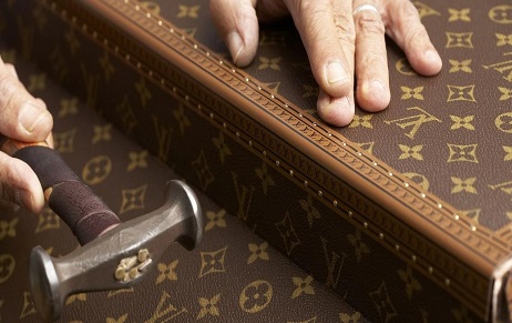 France's Louis Vuitton sues counterfeit online sellers in China